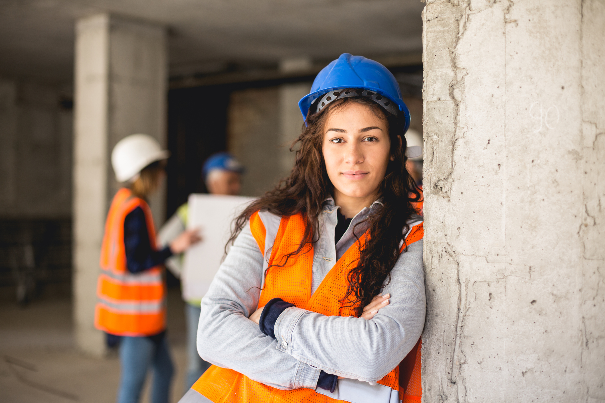 Female construction worker;